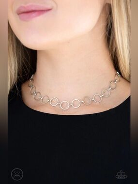 ❤️‍🔥5/$25❤️‍🔥 Metro Spunk Silver Choker Necklace